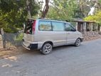 Toyota Noah . 1999