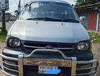 Toyota Noah . 1999