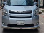 Toyota Noah 2 Door Power 2010