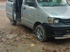 Toyota Noah 2000