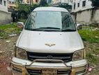 Toyota Noah 2001