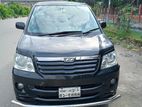 Toyota Noah 2002