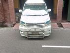 Toyota Noah 2002