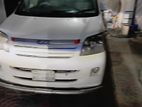 Toyota Noah 2002