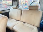 Toyota Noah . 2003