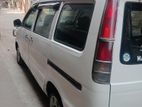 Toyota Noah 2003