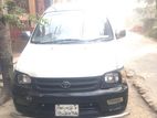 Toyota Noah 2003