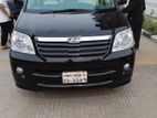 Toyota Noah 2003