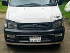 Toyota Noah 2003