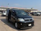 Toyota Noah 2003