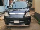 Toyota Noah . 2003