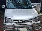 Toyota Noah . 2004