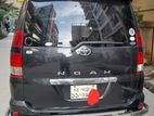 Toyota Noah . 2004