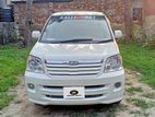 Toyota Noah . 2004