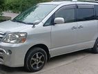 Toyota Noah 2004