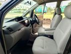 Toyota Noah . 2004