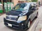 Toyota Noah 2004