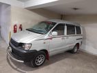 Toyota Noah 2004