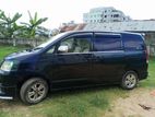 Toyota Noah 2004