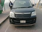 Toyota Noah . 2004