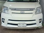 Toyota Noah 2004
