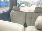 Toyota Noah . 2004