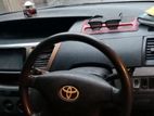 Toyota Noah . 2004