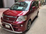 Toyota Noah 2005