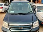 Toyota Noah . 2005