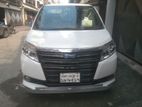 Toyota Noah 2014