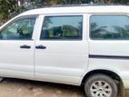 Toyota Noah 2005