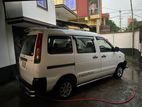 Toyota Noah 2005