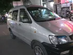 Toyota Noah 2005