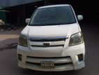 Toyota Noah 2005