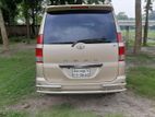 Toyota Noah . 2005