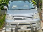 Toyota Noah . 2005