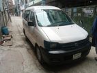 Toyota Noah 2006