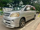 Toyota Noah 2006