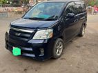 Toyota Noah 2006