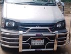 Toyota Noah 2006