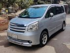 Toyota Noah 2009