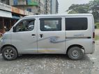 Toyota Noah . 2010