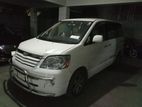 Toyota Noah 2010