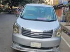 Toyota Noah Car 2010