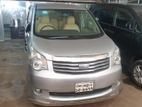 Toyota Noah 2010