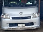 Toyota Noah 2010