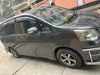 Toyota Noah 2011