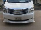 Toyota Noah 2011