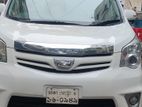 Toyota Noah . 2011