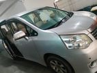 Toyota Noah 2011